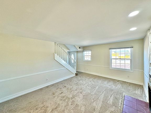 4th image of 4095 Mount Albertine Ave