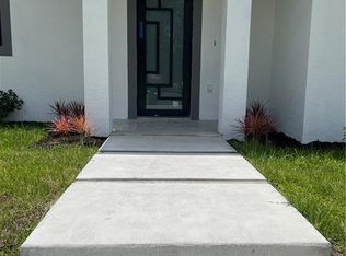 3708 12th Ave NE, Naples, FL 34120