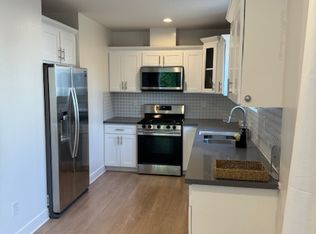 427 N Heliotrope Dr, Los Angeles, CA 90004