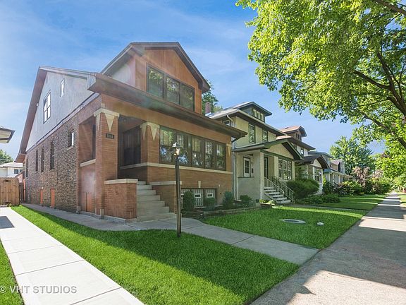 2nd image of 1014 N Lombard Ave