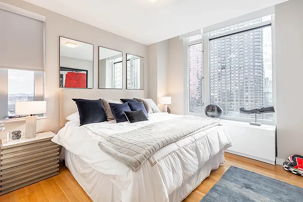 Rented by Bond New York | media 34