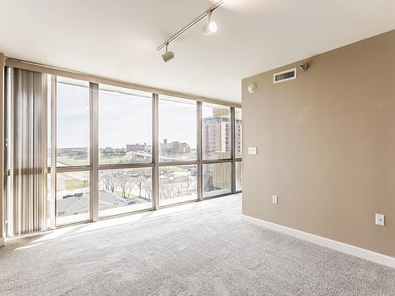 3rd image of 600 E Admiral Blvd #1206