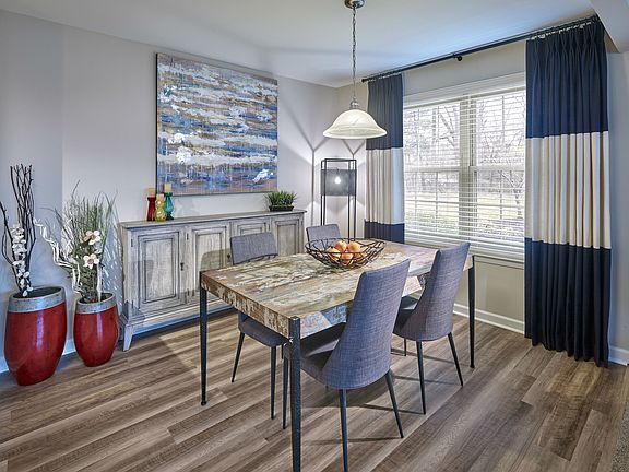Willowyck Apartments dining area