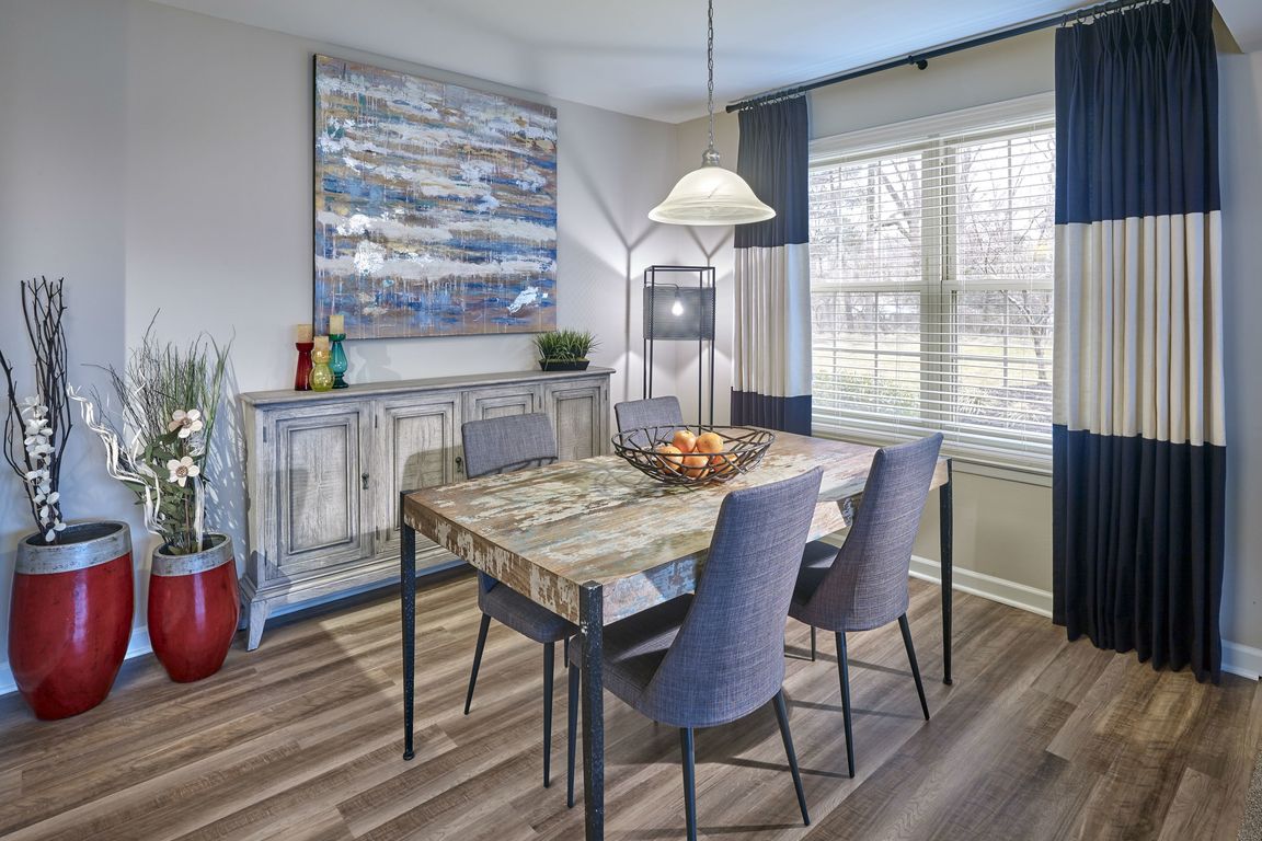 Willowyck Apartments dining area