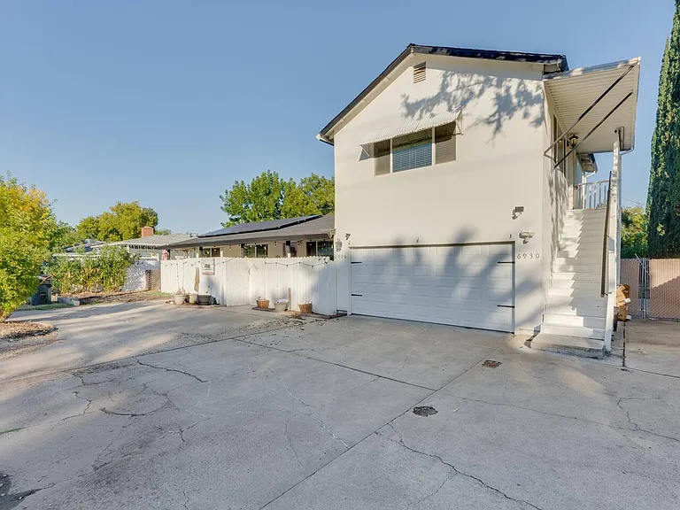 6930 Mariposa Ave #6930 — Photo 1