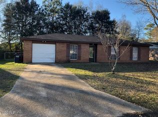 1319 Glacier Ave, Ocean Springs, MS 39564
