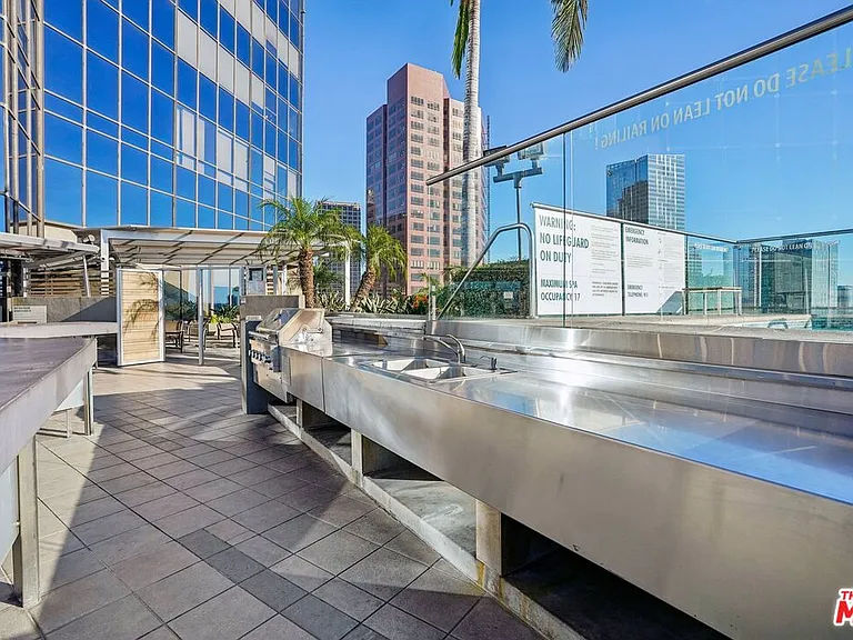 1100 Wilshire Blvd #2201 — Photo 26