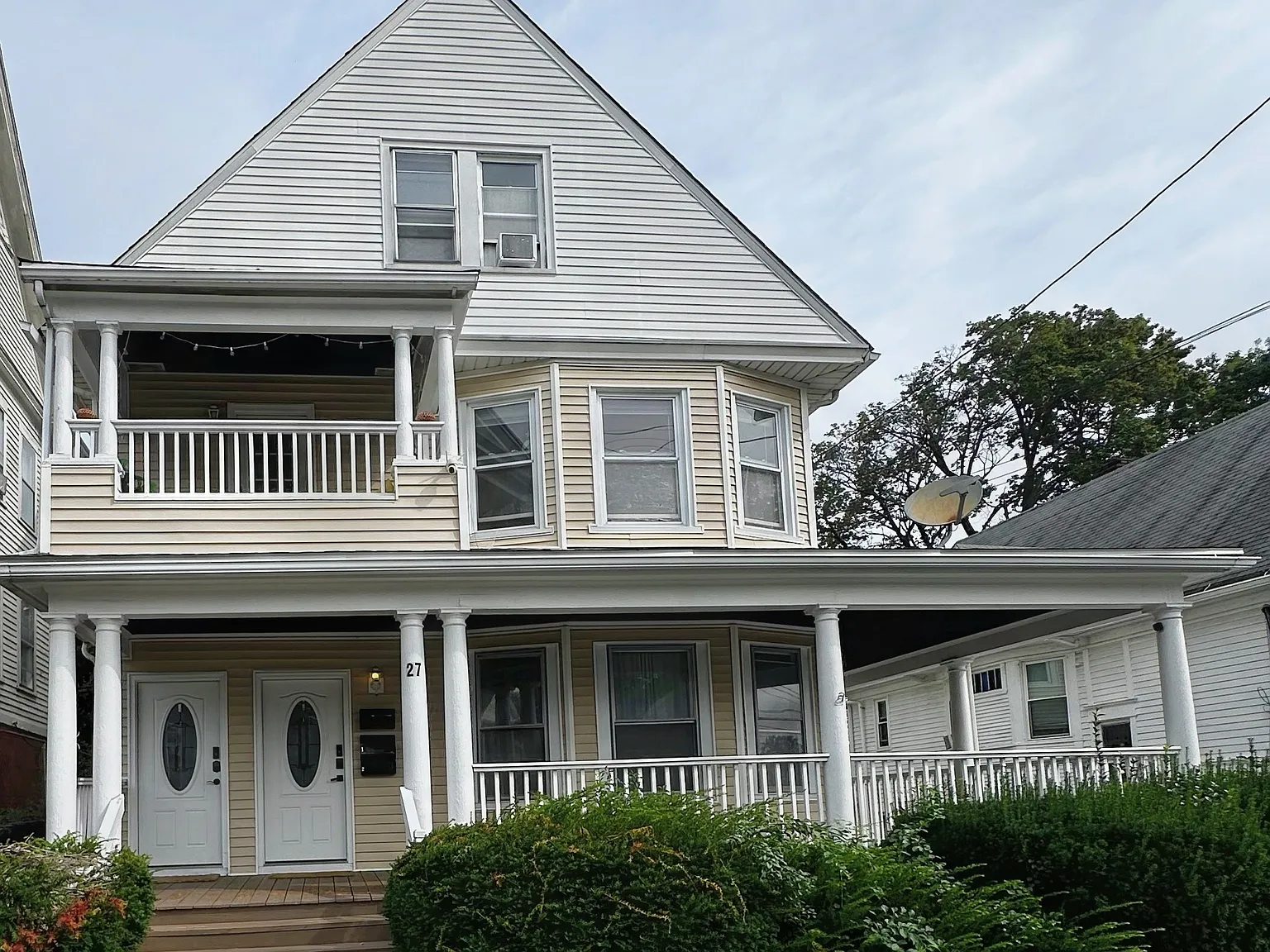2 bed, 1.0 bath, 1500 sqft, $2,000 — Photo 1