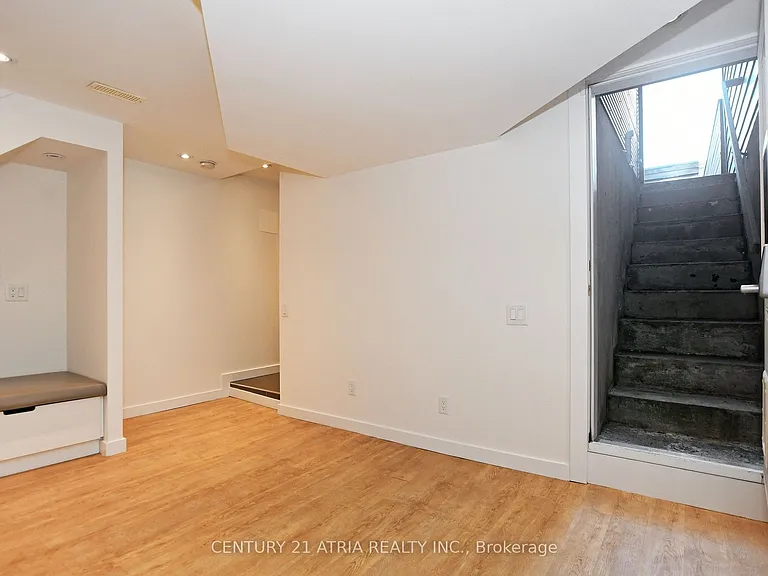10 Palmerston Ave — Photo 48