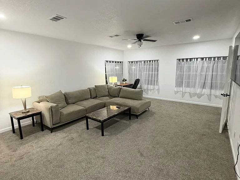 105 E 11th St #3 — Photo 2