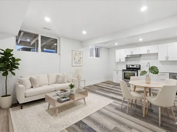 220 Caroline St S, Hamilton, ON