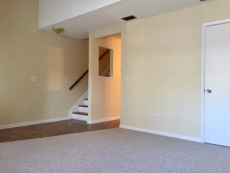 828 W 25th St — Photo 5