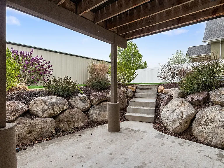 1826 W River Birch Rd — Photo 38