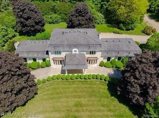 3750 Napier Rd, Canton, MI 48187