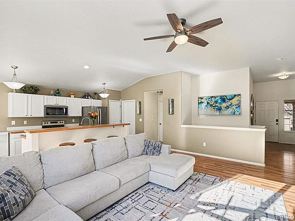 3rd image of 5282 Roadrunner Avenue
