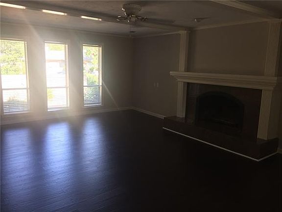 5th image of 3929 Roanoke Dr