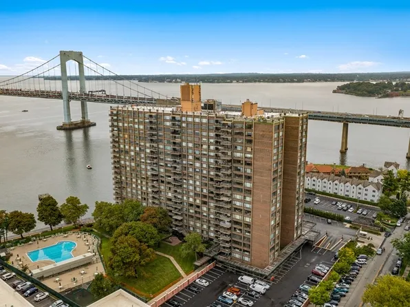 166-25 Powells Cove Boulevard image 36 of 40