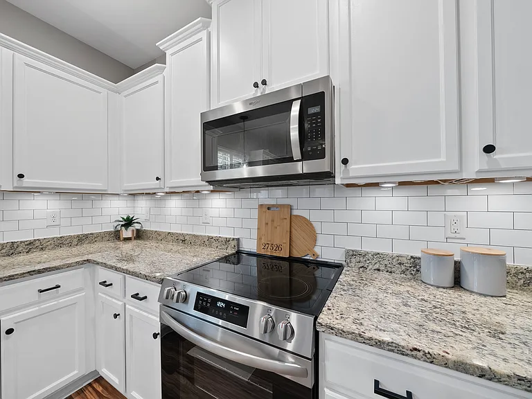 919 Award St — Photo 2