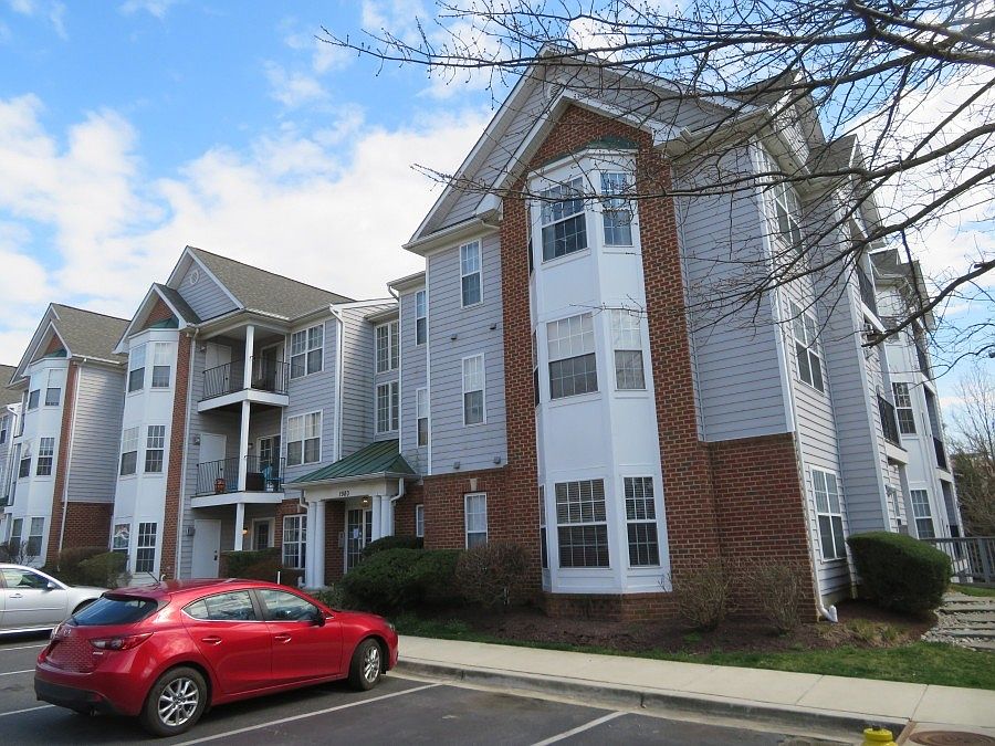 2nd image of 1980 Scotts Crossing Way APT 102