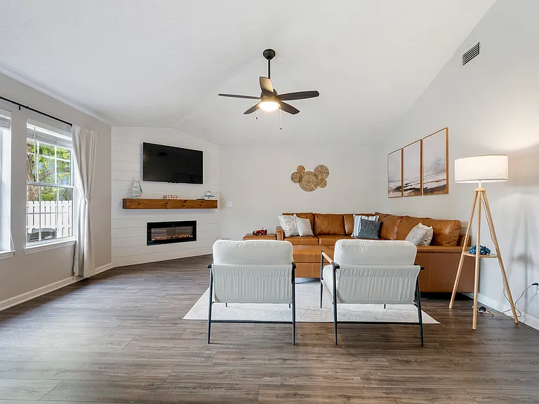 416 Brady Way — Photo 12