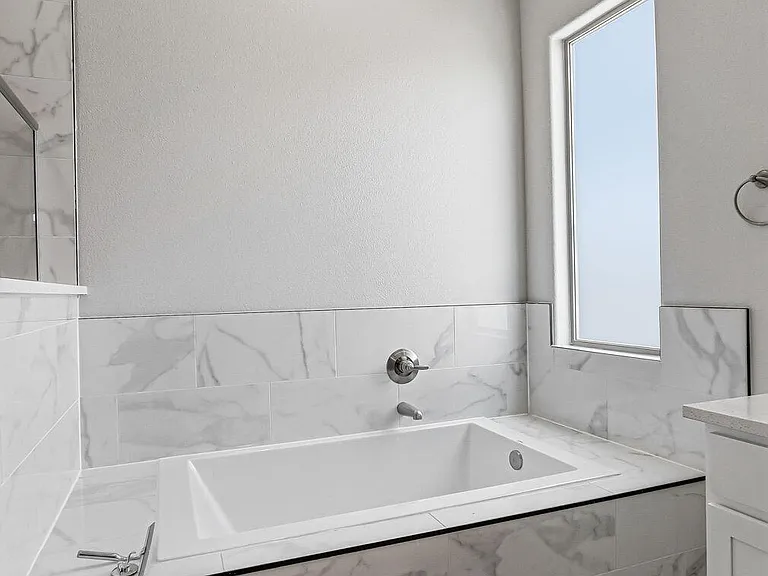 329 Hector Porras Dr — Photo 26