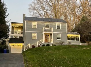 6515 Broxburn Dr, Bethesda, MD 20817