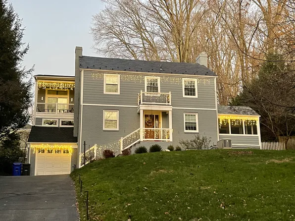 6515 Broxburn Dr, Bethesda, MD 20817