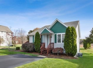 7 Fairway Cir, Hope Valley, RI 02832