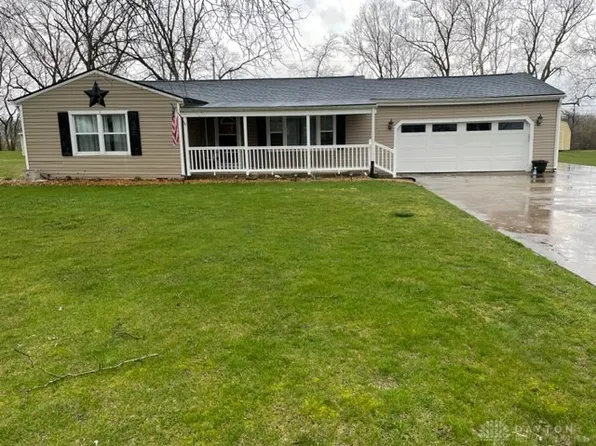 3614 Paris Dr, Dayton, OH 45439
