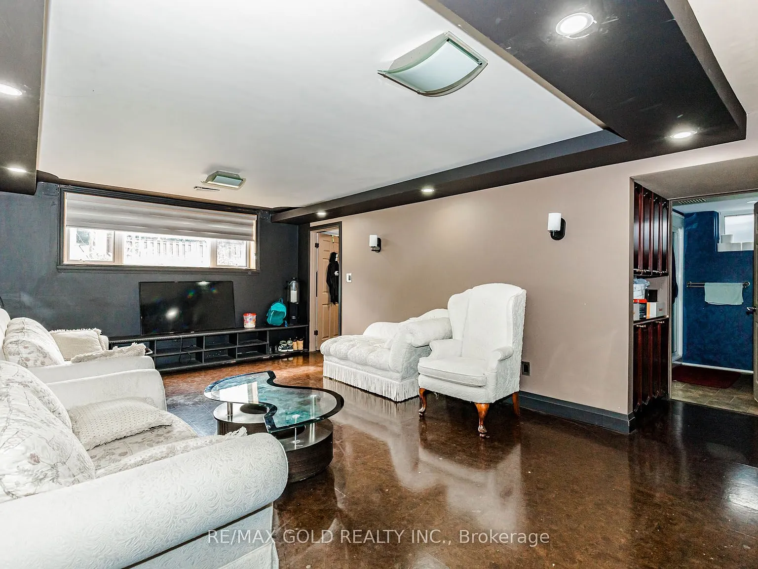 4 bed, $3,200 — Photo 3