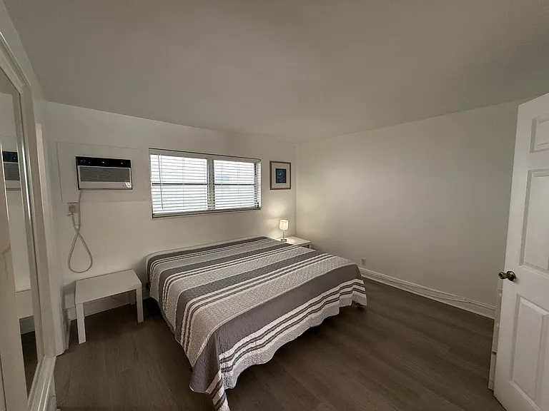 3226 NE 12th St #7 — Photo 1