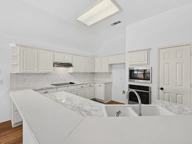 7008 Jasper Dr — Photo 8