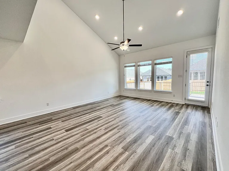 120 Green Knoll Ln — Photo 11