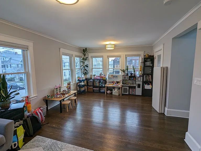 Living room (previous tenants)