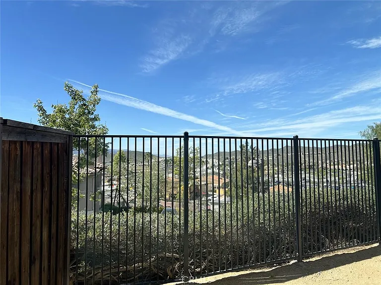 15329 Oak Tree Dr — Photo 25