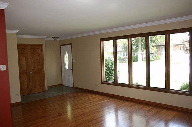 2nd image of 5809 W 90th Pl