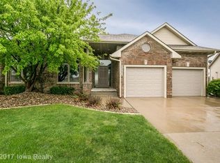 5342 Glen Oaks Way, West Des Moines, IA 50266