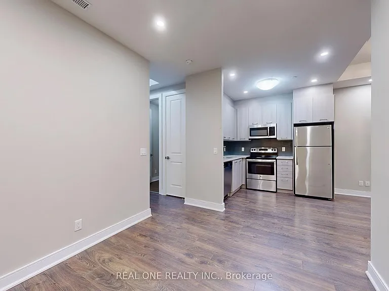 150 Main St W #613 — Photo 19