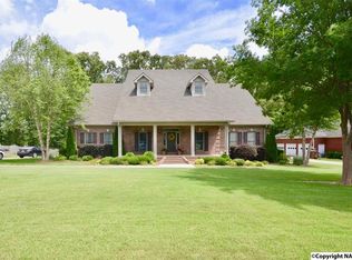 311 Fieldcrest St SW, Hartselle, AL 35640