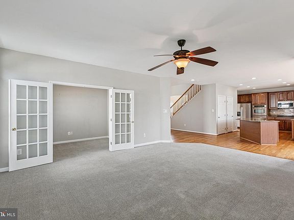 4th image of 16 Vanburgh Ct