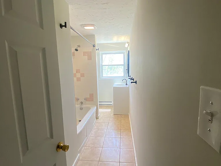 209 N Railroad St #C8 — Photo 19