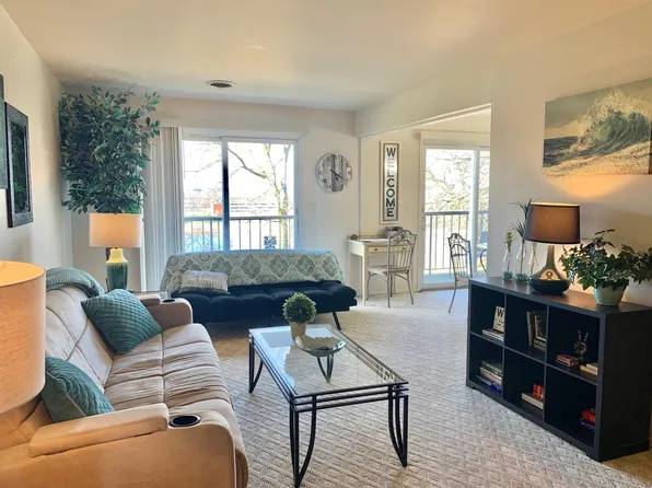 100 E Prospect Ave APT 8, Ottawa, IL 61350