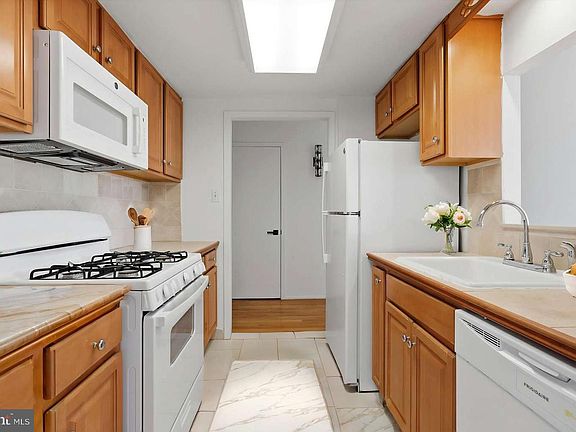 5th image of 309 Florence Ave APT 329