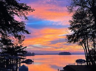 3172 Lake Shore Rd S, Denver, NC 28037