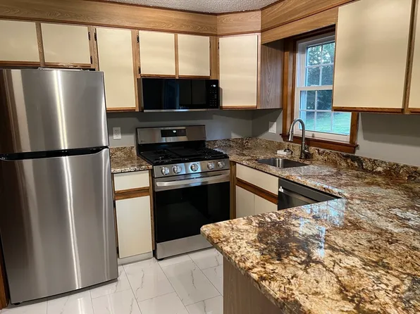 25 Juniper St #21, Lowell, MA 01852