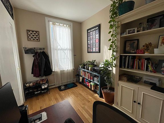 5th image of 81 Maple St APT 3