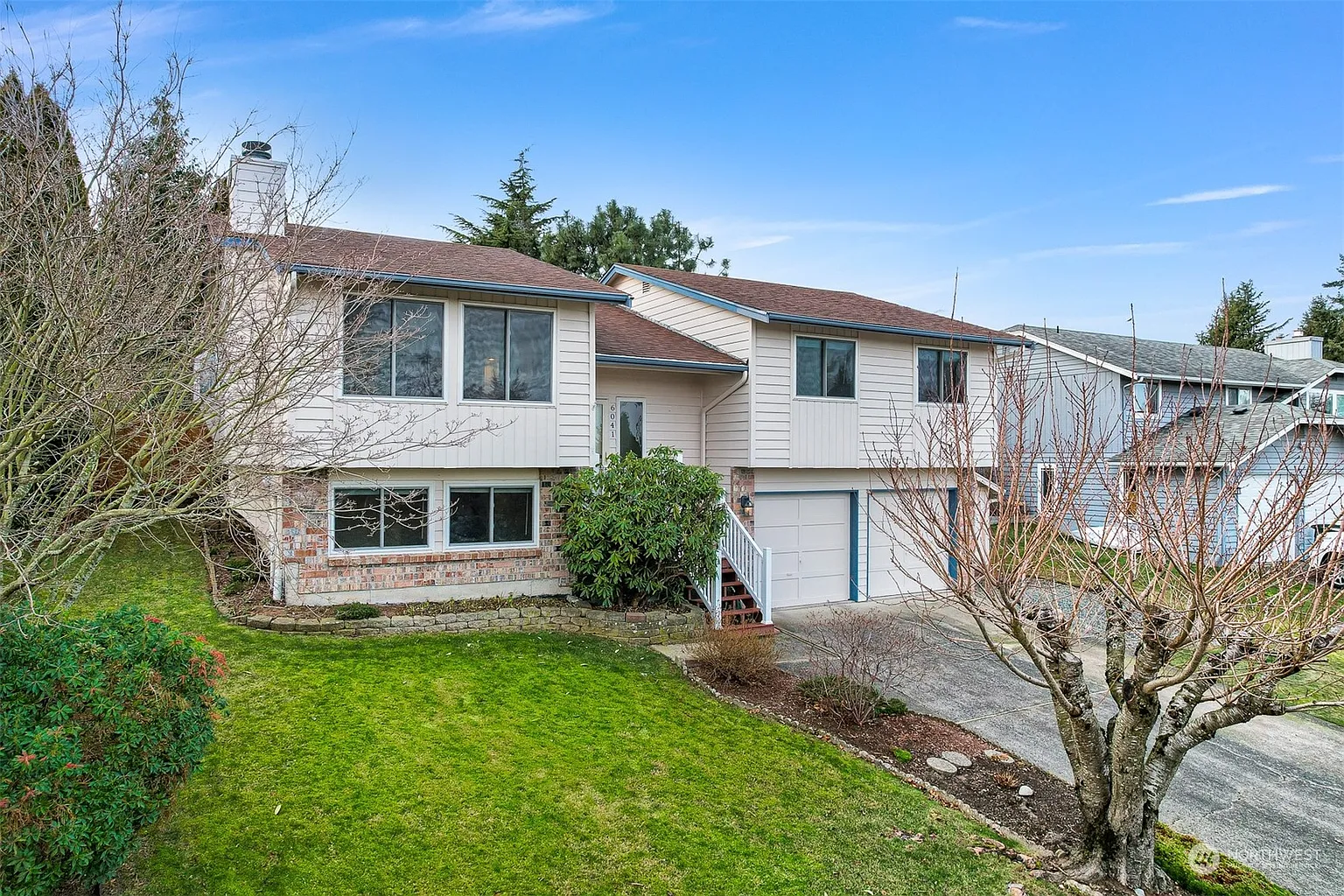 6041 Sunshine Drive photo 1
