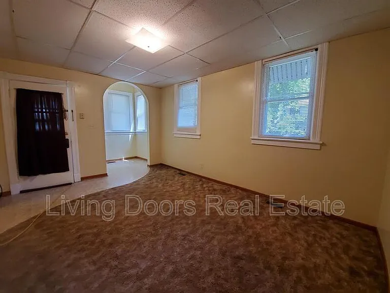 15 Jackson Ave #3 — Photo 3