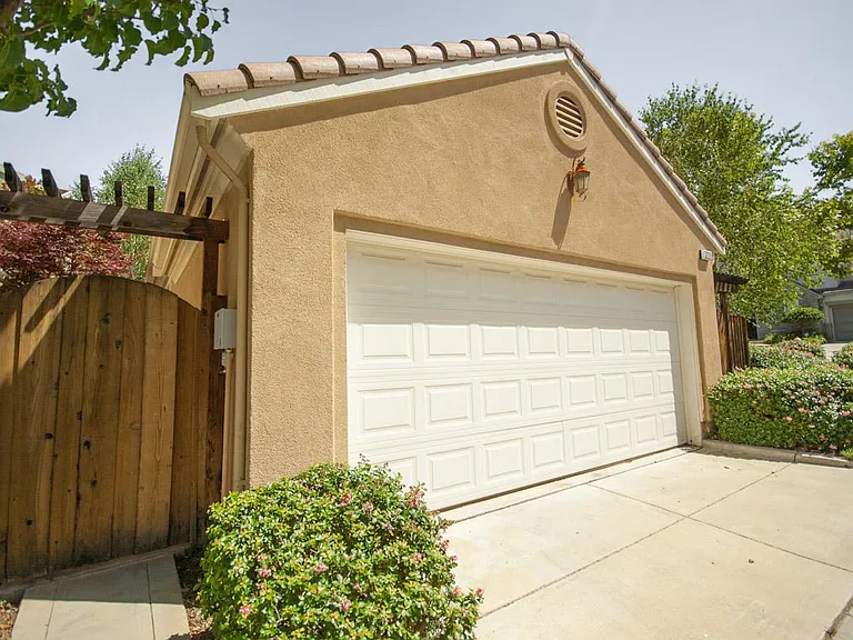 3220 Vernazza Ave — Photo 15
