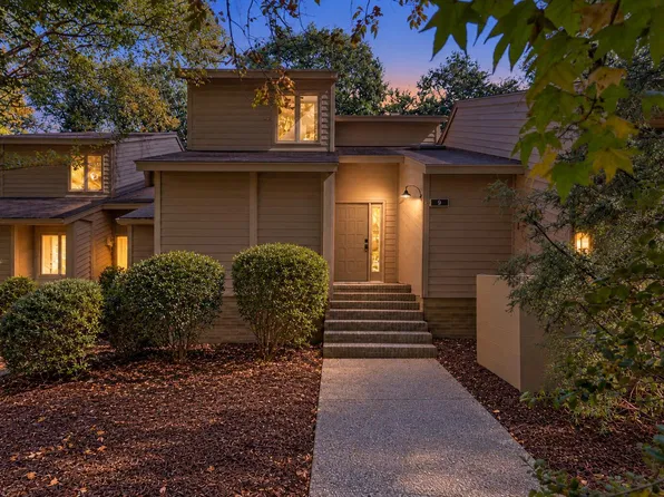 9 Creekview Ln, Durham, NC 27705